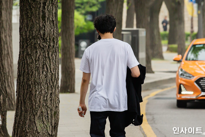 “6월까지 2주 남았는데...” 오늘(19일) 내린 눈으로 ‘겨울왕국’ 된 설악산