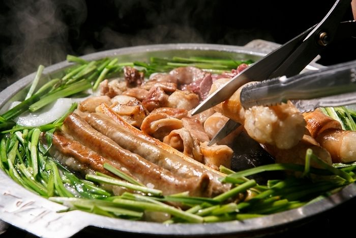 온종일 비오는 오늘(19일) 친구랑 같이 먹으면 소주 2병 순삭하는 고소+쫀득 ‘곱창구이’