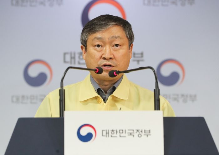 교육부 “고3 이외 초·중·고생 등교 예정대로 진행한다”