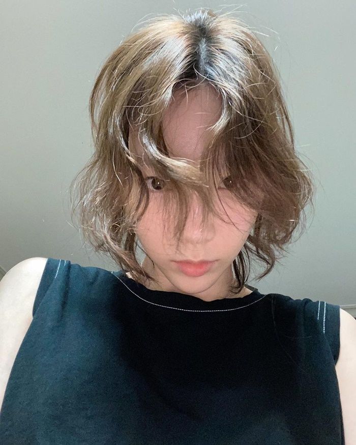 드라이 안 하면 산발되는 ‘반곱슬러들’ 핵공감하게 만든 태연 머리 상태