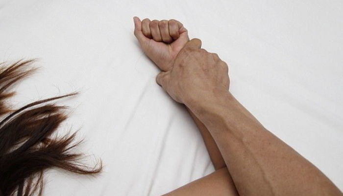 여자 혼자 사는 원룸에 강제로 들어가 성폭행한 남성이 ‘무죄’ 선고받은 이유