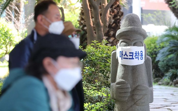 제주도 “코로나19 확진 관광객 접촉자 57명 ‘자가격리’했다”