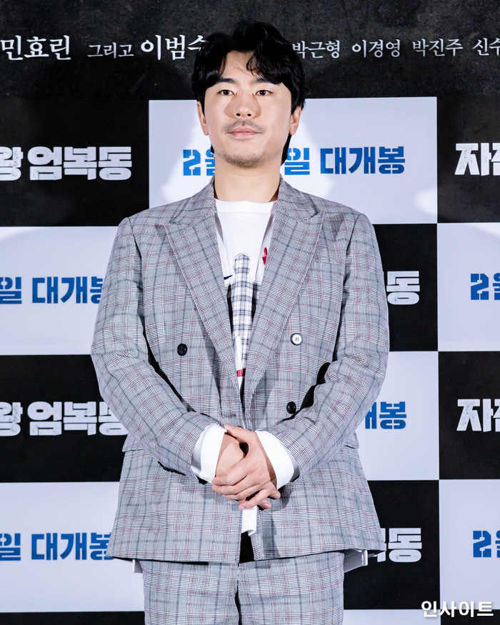 배우 이시언이 19일 오후 서울 용산CGV에서 열린 영화 '자전차왕 엄복동' 언론시사회에 참석해 포즈를 취하고 있다. / 사진=인사이트