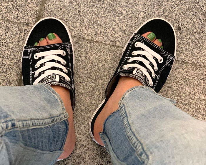 앞·뒤 시원하게 뻥 뚫려있어 땀 폭발하는 여름에도 ‘뽀송 발’ 유지해주는 컨버스 슬리퍼