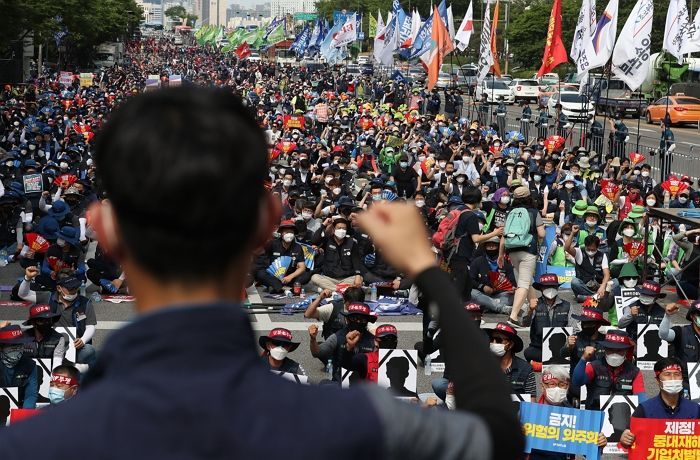 민주노총, 10만명 대규모 집회 예고···‘전국 조합원들 서울로 집결’