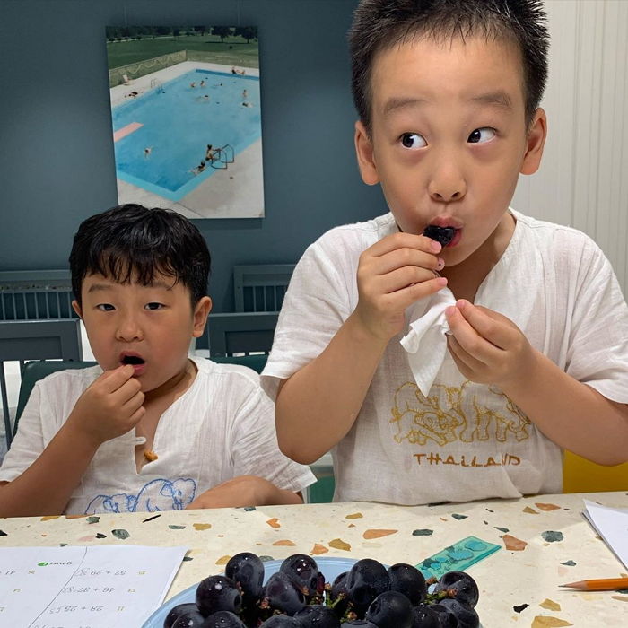 오동통한 짱구 볼살로 ‘귀여움 치사량’ 초과한 서준이 근황