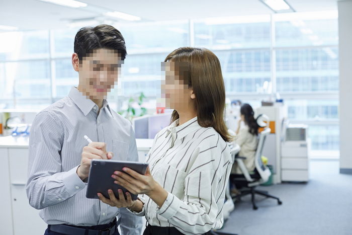 “쟨 절대 코로나 안 걸리겠네ㅋㅋ” 사무실서 마스크 끼는 부하직원 눈치 주는 상사