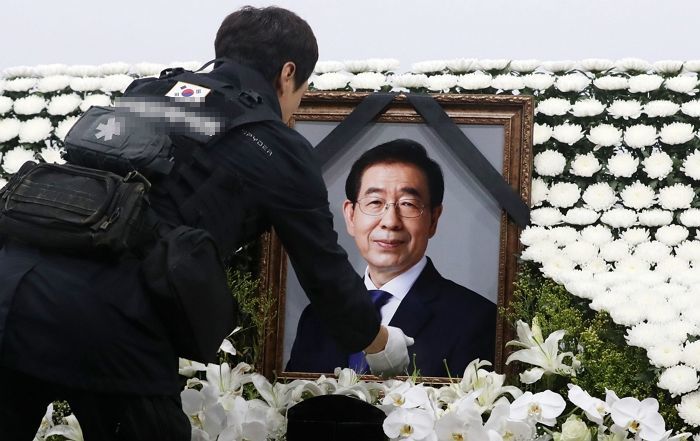 故 박원순 성추행 고소한 피해자 측 “시장 ‘기쁨조’ 역할 요구했다” 주장