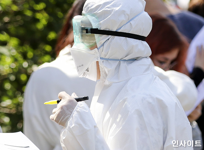 어제(19일) 하루, 국내서 코로나 신규 확진자 ‘26명’ 발생···해외 유입 22명