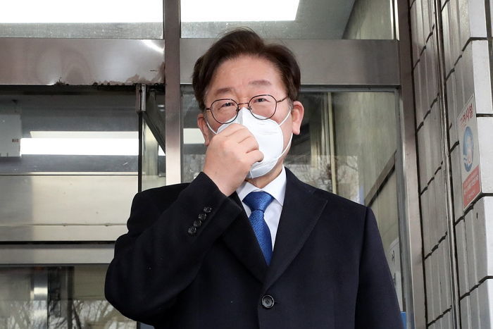 용인 물류센터 화재로 3명 ‘사망’하자 일정 다 제쳐두고 현장 달려간 이재명 경기지사