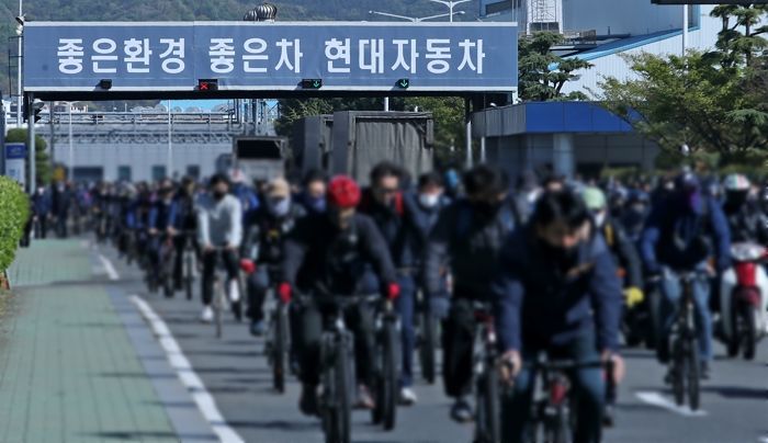 평균 연봉 9600만원 받는데 기본급 더 올려달라는 현대차 노조