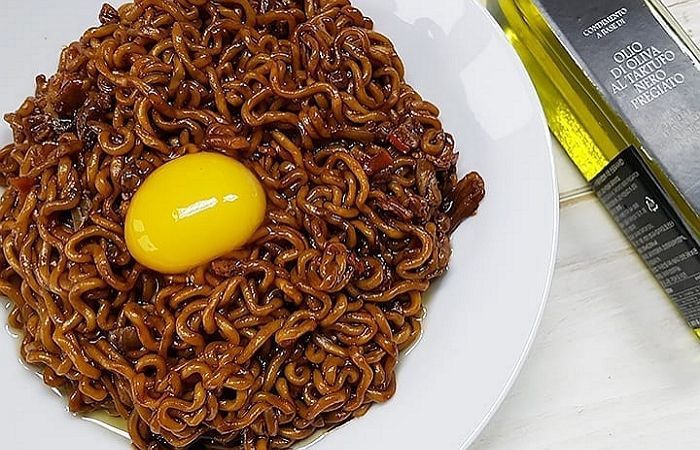 “어린 시절, 일요일 점심이면 아버지가 해주시던 짜파게티가 그립습니다”