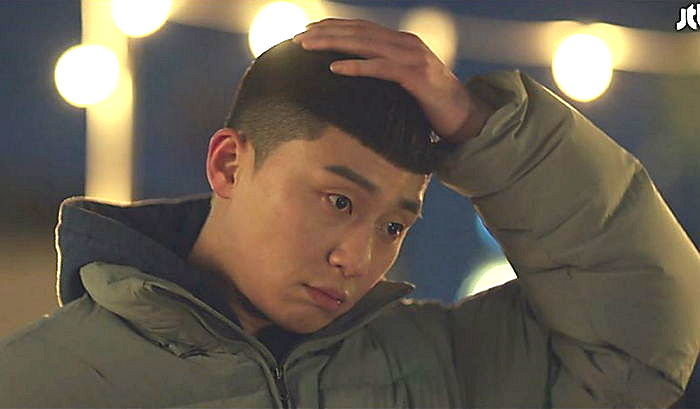 “실수로 제 에어팟 한쪽 잃어버린 남친에게 돈 받아야 할까요?”