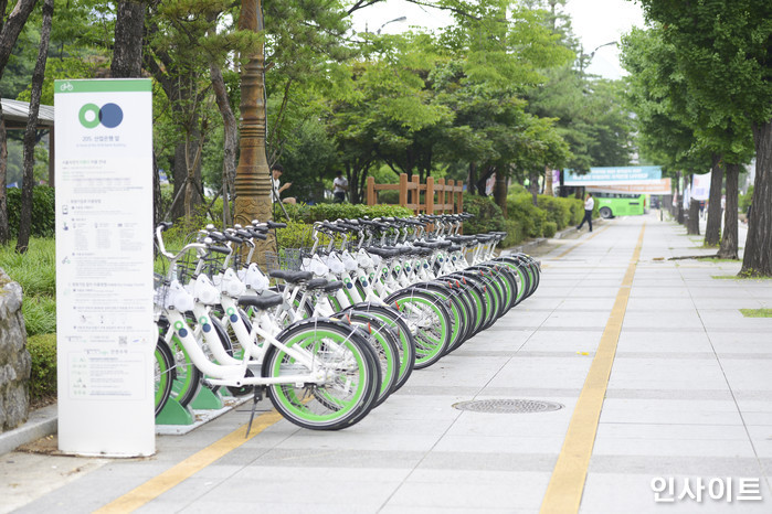 이제 중학생들도 맘껏 탈 수 있는 쪼꼬미 ‘소형 따릉이’ 나온다