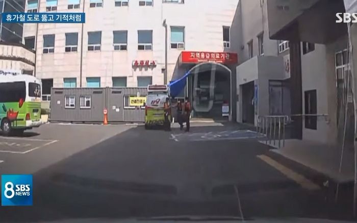 “모세의 기적”…꽉 막힌 차로에서 경련 일으킨 아이 위해 길 터준 운전자들