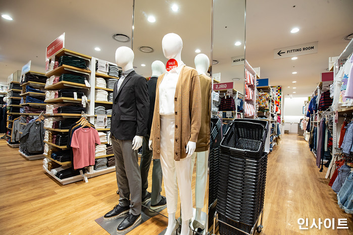 유니클로, 다음달 ‘강남’ 포함 9개 지점 폐점 결정···“1년 여 만에 매장 22개 사라졌다”