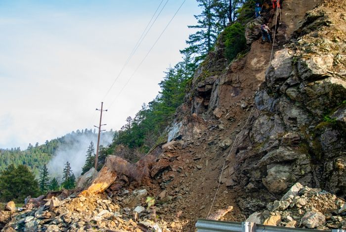 폭우 쏟아진 안성서 ‘산사태’로 주민 1명이 매몰돼 숨졌다