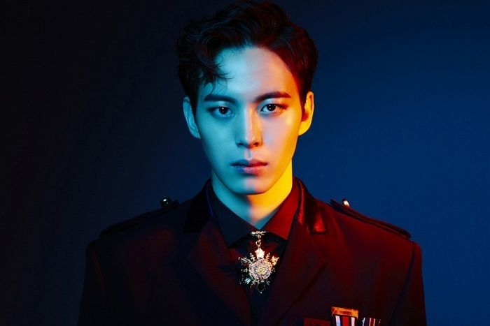 ‘샤이니·인피니트 비하 논란’ 홍빈, 빅스 탈퇴했지만 트위치서 혼자 활동한다