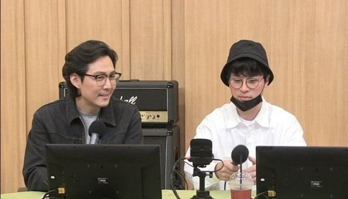 술 취해 유재석 등에 업혀갔다는 목격담 나오자 “군대 동기”라고 깜짝 고백한 이정재