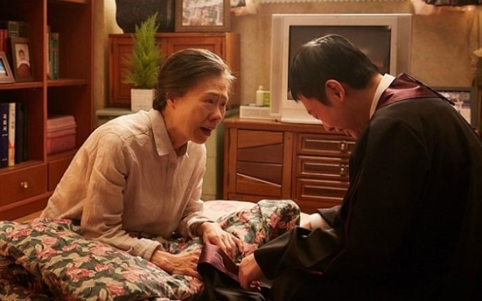 이혼해 자기 혼자 키워준 엄마한테 로또 1등 당첨된 아들이 가장 먼저 한 효도