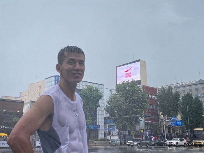 폭우 쏟아지는데도 독립유공자들에게 감사한 마음 전하고자 ‘81.5km’ 완주 성공한 션