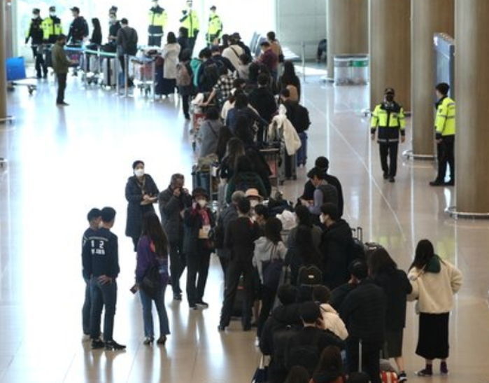 오늘(17일)부터 해외유입 외국인 확진자, 수칙위반 시 치료비 전액 본인 부담한다