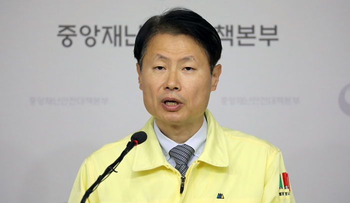 “진료 개시 안 하면 조치 취할 것”···정부, 파업 나선 의사들에 ‘면허 정지’ 경고