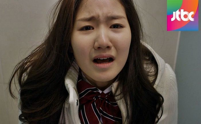 “오 마이 갓!” 여성의 목소리를 듣고 화장실로 달려간 여고생이 본 아빠의 은밀한 취미