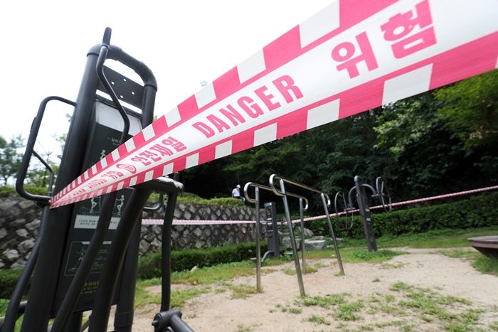 헬스장 문닫자 ‘근손실’ 무서워 몰려든 시민들 때문에 ‘산스장’ 결국 폐쇄