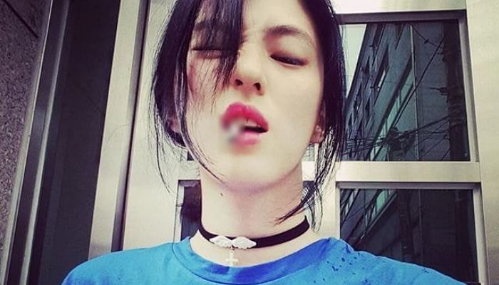 치명적인 '불륜녀' 연기했던 한소희, 섹시한 '여전사'로 돌아와 액션 연기 펼친다 - 인사이트