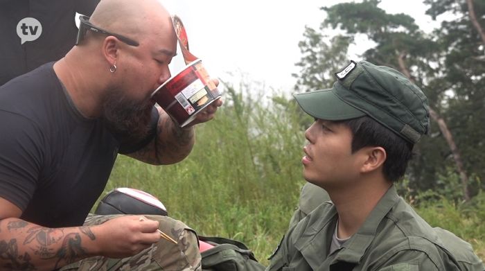 “라면 먹고 중도포기?” 하루종일 굶은 조재원 ‘컵라면 냄새’로 유혹한 가짜사나이2 야전삽