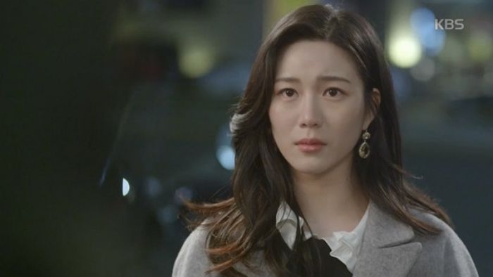 가난해서 헤어진 전남친을 길에서 재회한 뒤 밤새 오열한 여성이 내린 결정