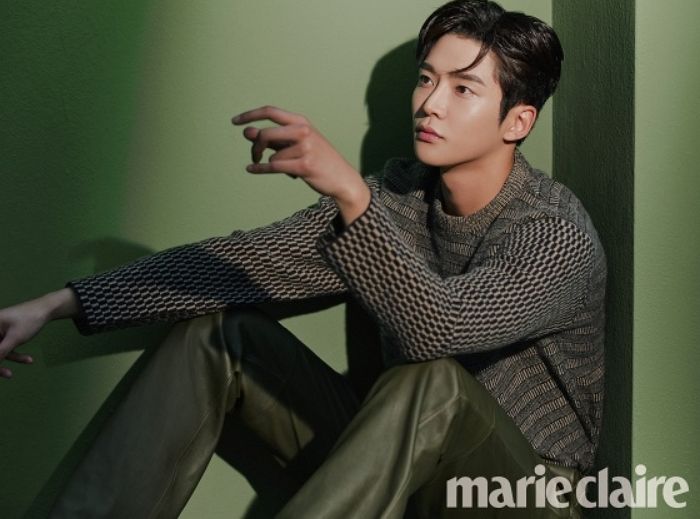 “자기야 뽀뽀♥”···여친에 뽀뽀 해달라 조르는 듯한 ‘남친짤’ 공개한 로운