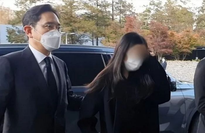 ‘아이폰’서 ‘갤럭시S20’으로 갈아탄 삼성 이재용의 17살 딸 근황