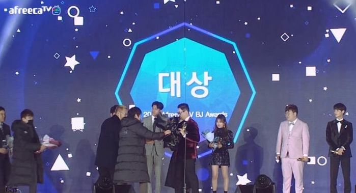 한달 앞으로 다가온 아프리카TV 대상 시상식서 수상이 예상되는 BJ 4인