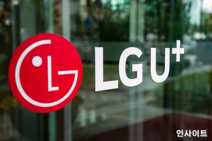 LG 유플러스, 임직원 1만명에게 ‘LG윙’ 공짜로 뿌린다