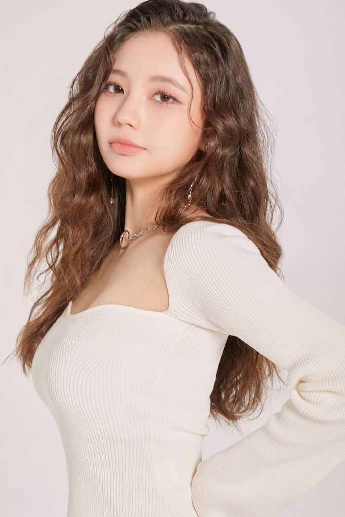 사진 공개되자마자 너무 예뻐 반응 폭발한 ‘카자흐스탄’ 출신 걸그룹 연습생 (영상)
