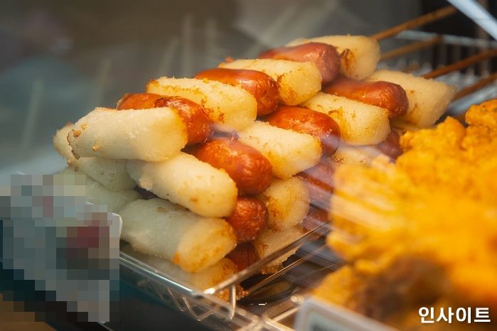 “먹고 배 아파서 봤더니”···현직 알바생이 고발한 ‘편의점 튀김’의 충격적인 위생 상태