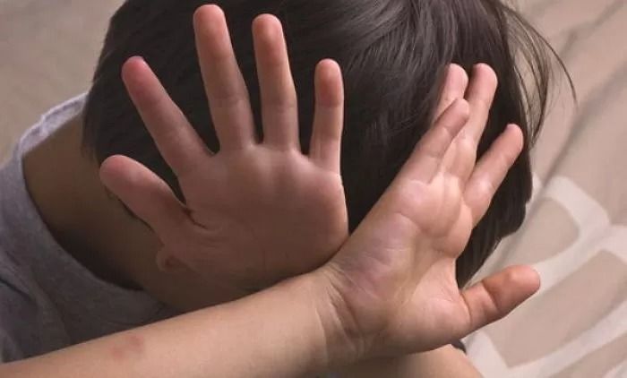 “유치원 다녀온 아들의 팔목에 정체모를 ‘손톱자국’이 찍혀있었습니다”