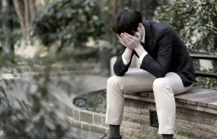 스쿨존서 과속 차량에 치일 뻔한 아이 구해줬다가 수백만원 벌금 내게 된 남성