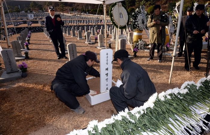 ‘전쟁영웅’ 채명신 장군이 ‘1평짜리’ 사병묘역에 묻힌 감동 사연