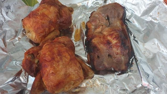 ‘통닭 트럭’ 몰다 차 사고 낸 아저씨 그냥 보내드렸더니 야밤에 들고 온 선물