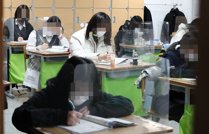 수능 5일 남기고 대치동 대형 입시학원서 ‘수험생 확진자’ 발생