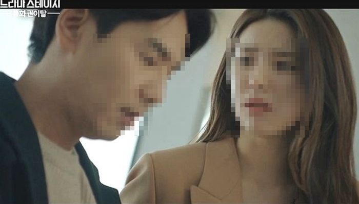 “차에서 못 보던 스마트폰 발각되자 바닥에 던져 박살 낸 이 남자, 이유가 뭘까요?”