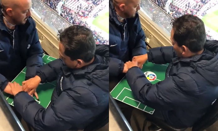 ‘보이지 않고, 들리지도 않는’ 시청각장애인이 친구와 함께 축구 경기를 직관하는 방법 (영상)