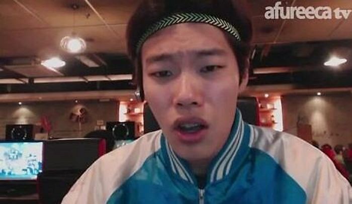 “배그 다이아 친구가 7급 공무원 때려치우고 게임 BJ 한다는데 말려야 할까요?”