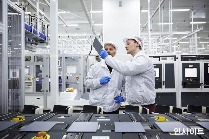 한화큐셀, 세계 최고 수준 ‘품질 검사 인증’ 업계 최초 획득