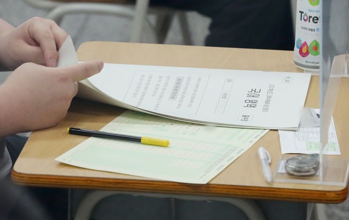 수능 1교시 국어 영역, 작년보다 쉬웠다…새로운 유형 문제 없어