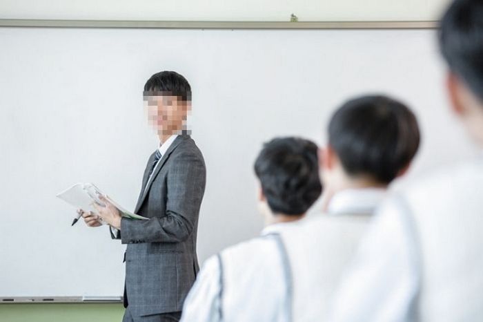 단 1명만 지각해도 ‘연대책임’이라며 전부 ‘야자’시키는 고3 담임선생님