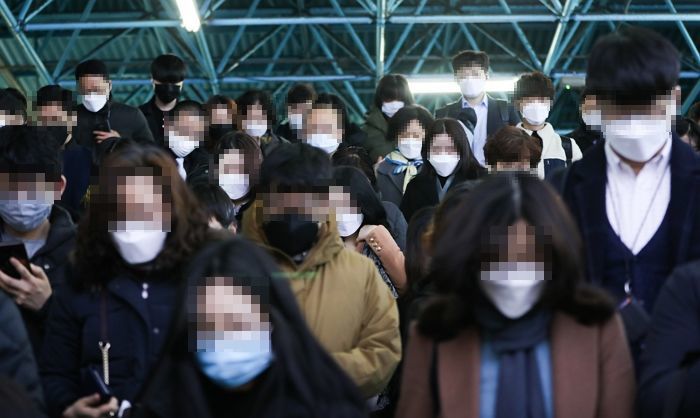 “양손 묶고 내장에 관 삽입”…코로나19 최초 폭로한 기자 감금해 ‘고문’한 중국